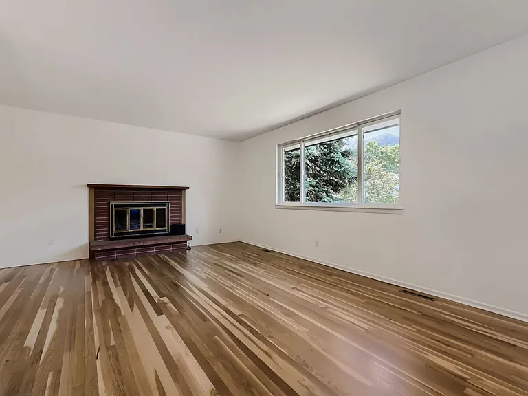 1290 Judson Dr — Photo 6
