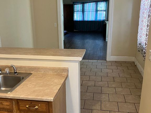 3rd image of 874 West Ave Unit 1
