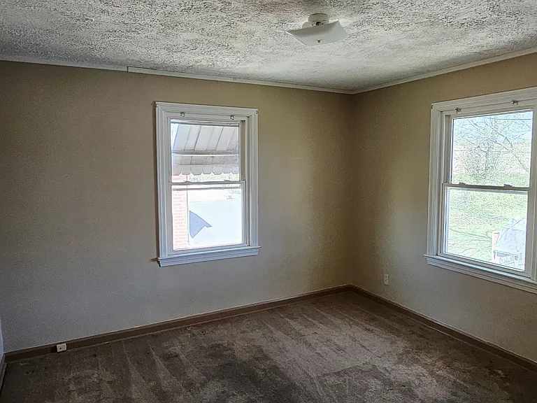 805 Spangler St NE — Photo 5