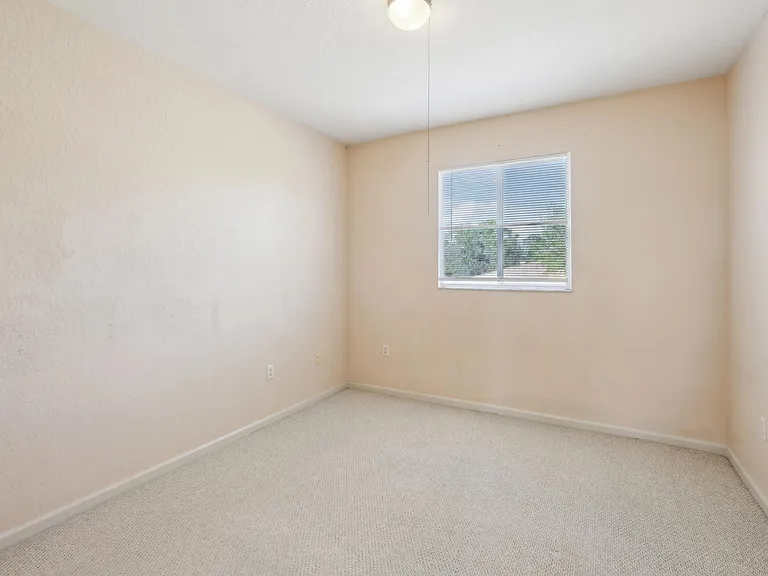 2584 Stockbridge Sq SW — Photo 33