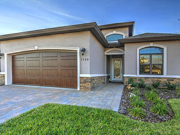 2nd image of 3200 Connemara Dr