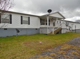 218 Crestridge Heights Rd, Bluefield, WV 24701