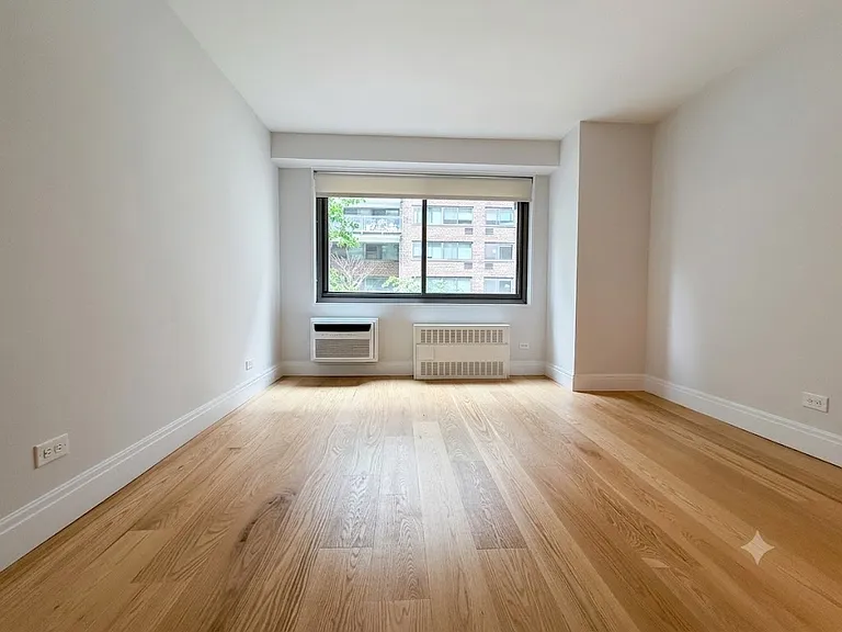 135 W 96th St #2B — Photo 10