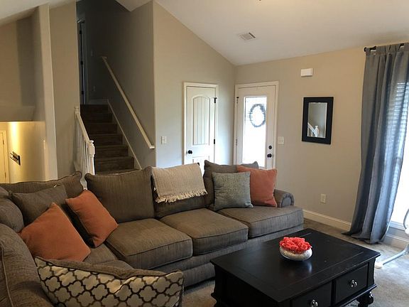 3rd image of 1531 Blakewood Trl