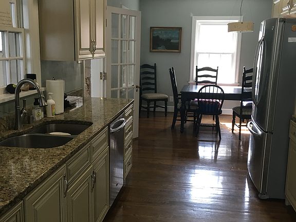 3rd image of 125 Louisiana Ave