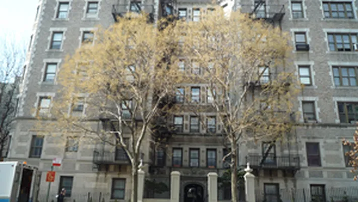 Sold by Esra Realty | media 21