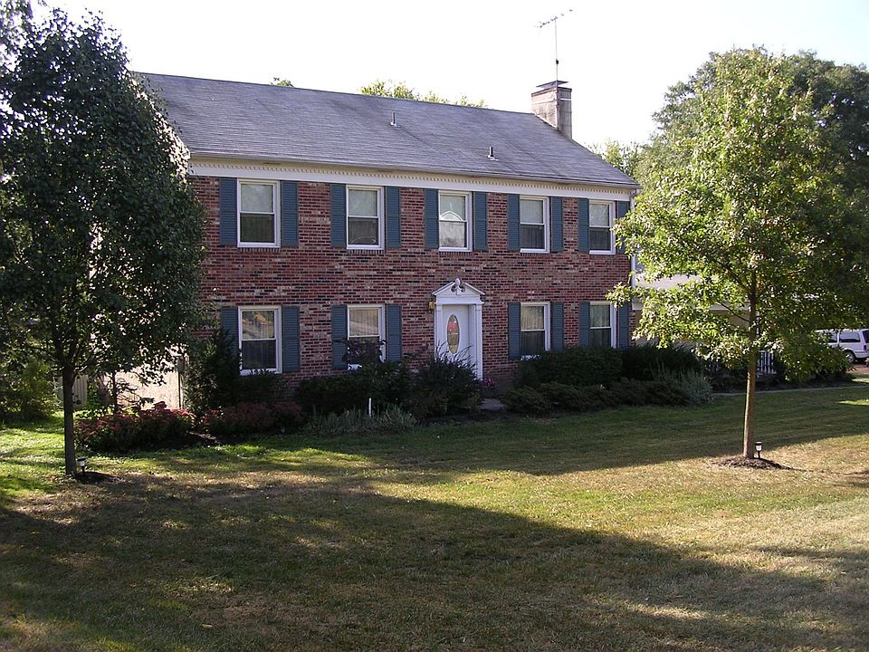 2nd image of 1735 Meadow Glen Dr