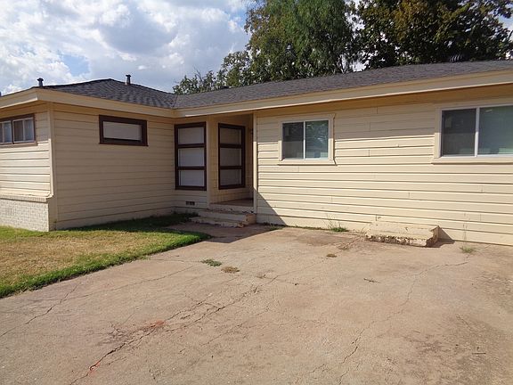 2nd image of 601 Westview Dr