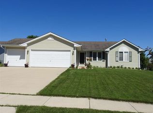 156 Red Oak St, Poplar Grove, IL 61065