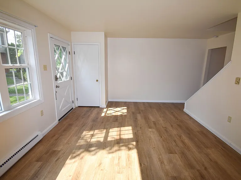 344 W Water St — Photo 5