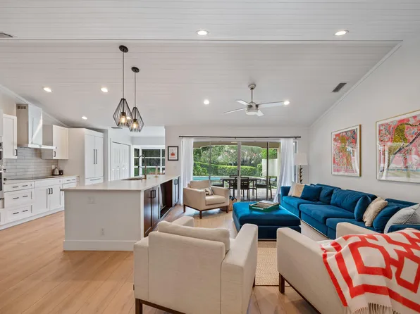 2236 Las Casitas Drive, Wellington, FL 33414