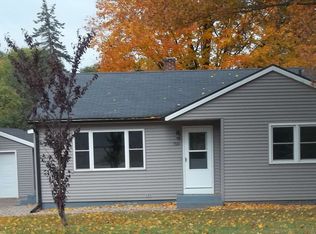 720 E Main St, Clintonville, WI 54929