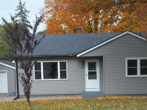 720 E Main St, Clintonville, WI 54929