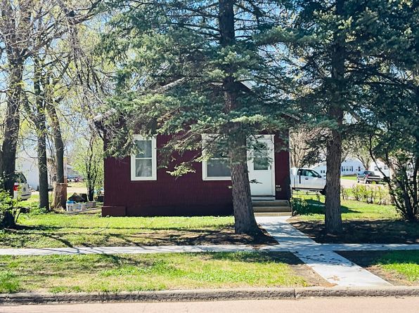 605 Beach Ave SE, Huron, SD 57350