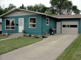 921 16th St NW, Minot, ND 58703