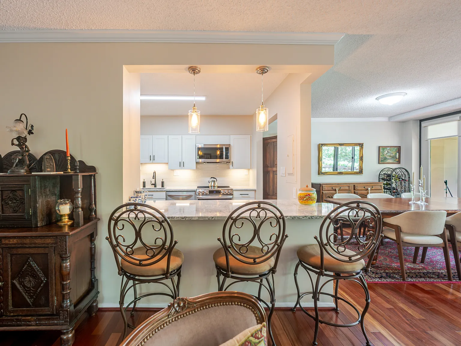 3 bed, 2.5 bath, 1460 sqft, $2,995 — Photo 3