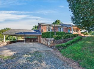 4472 State Highway 268, Pilot Mountain, NC 27041
