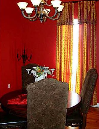4th image of 1071 Country Club Cir