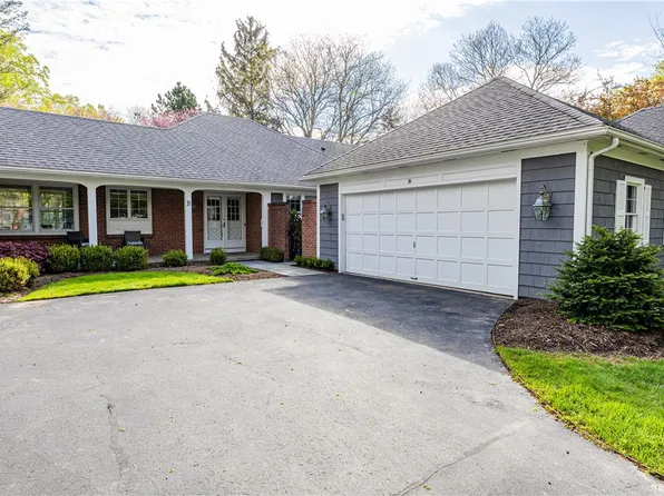 31 Tobey Brk, Pittsford, NY 14534
