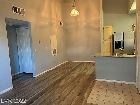 4th image of 855 N Stephanie St Unit 2523
