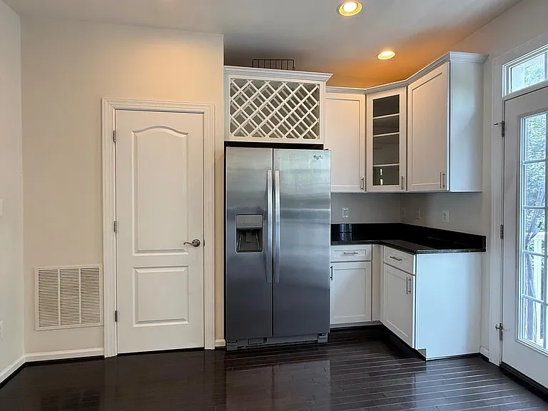 7476 Riding Meadow Way — Photo 2