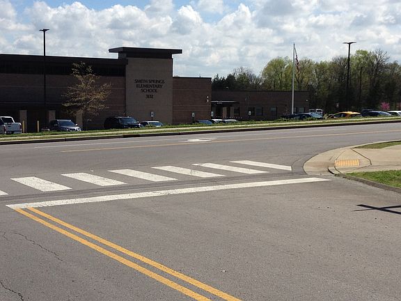 SCHOOL - WALKING DISTANCE