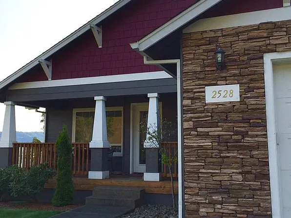 2528 Troost St, Roseburg, OR 97470