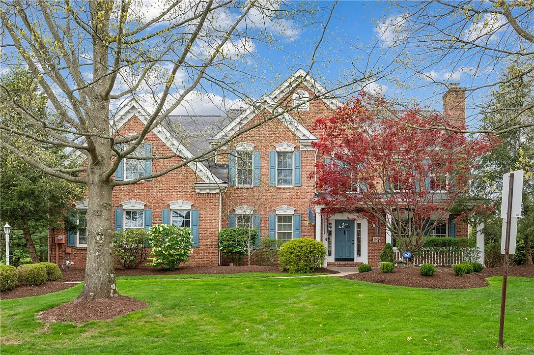 5800 Longview Cir photo 1