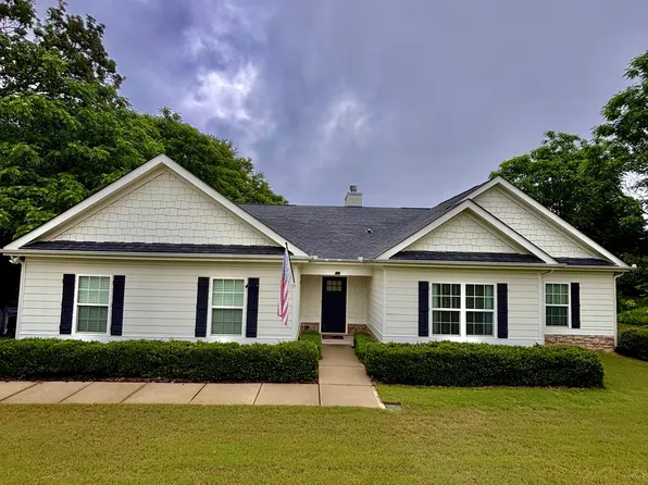 523 Huntleigh Dr, Winder, GA 30680