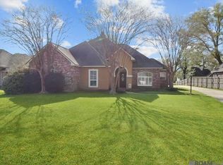 1644 River Run Dr, Denham Springs, LA 70726