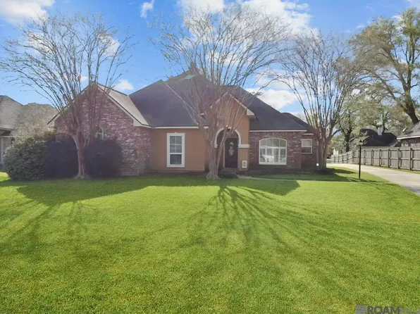 1644 River Run Dr, Denham Springs, LA 70726