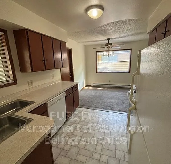 2502 E Sunset Dr — Photo 11