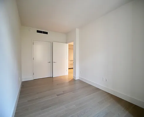 Rented by Extell Marketing Group LLC | media 14