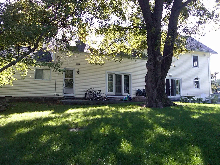 239 Foundry St — Photo 17
