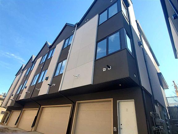 3rd image of 1426 23rd Ave NW