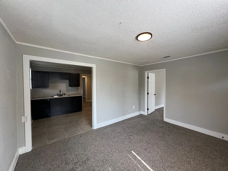 1535 Cella St — Photo 4