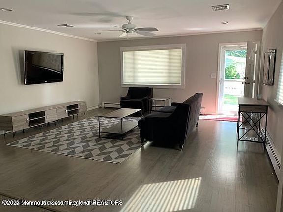 4th image of 531 W Lincoln Ave