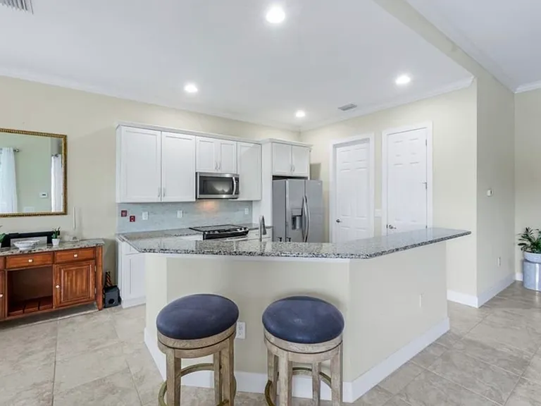 9102 Limestone Ln — Photo 7
