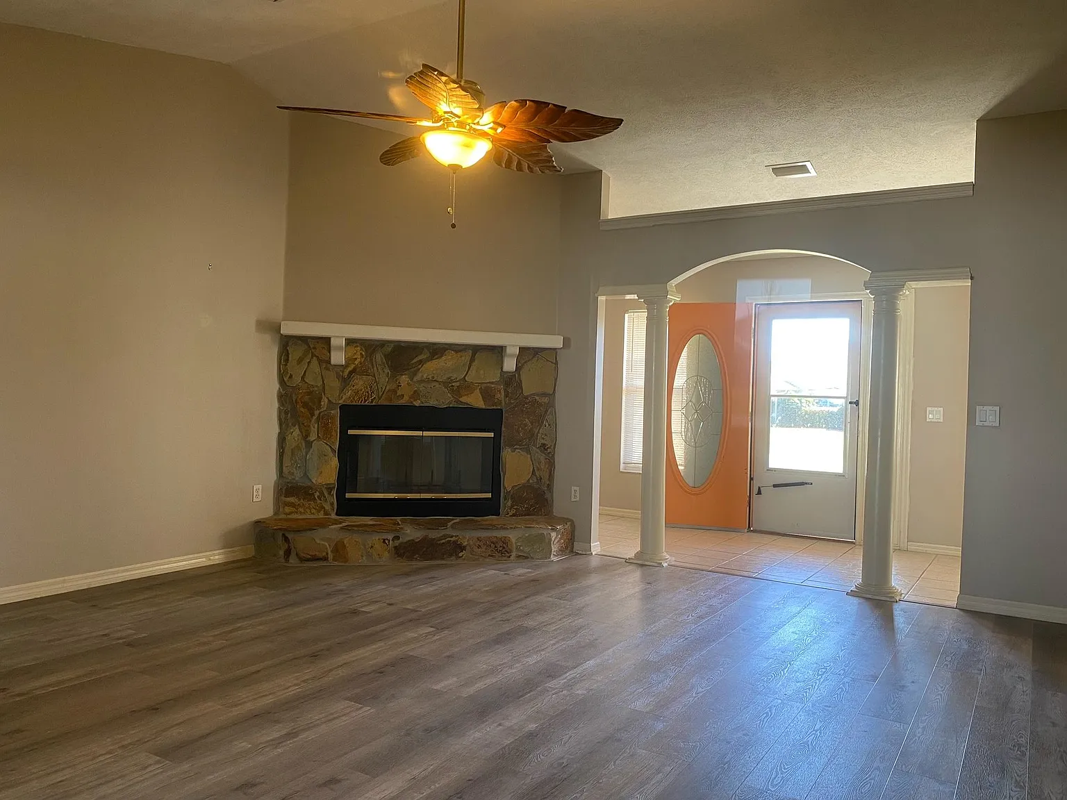 3 bed, 1853 sqft, $1,800 — Photo 3