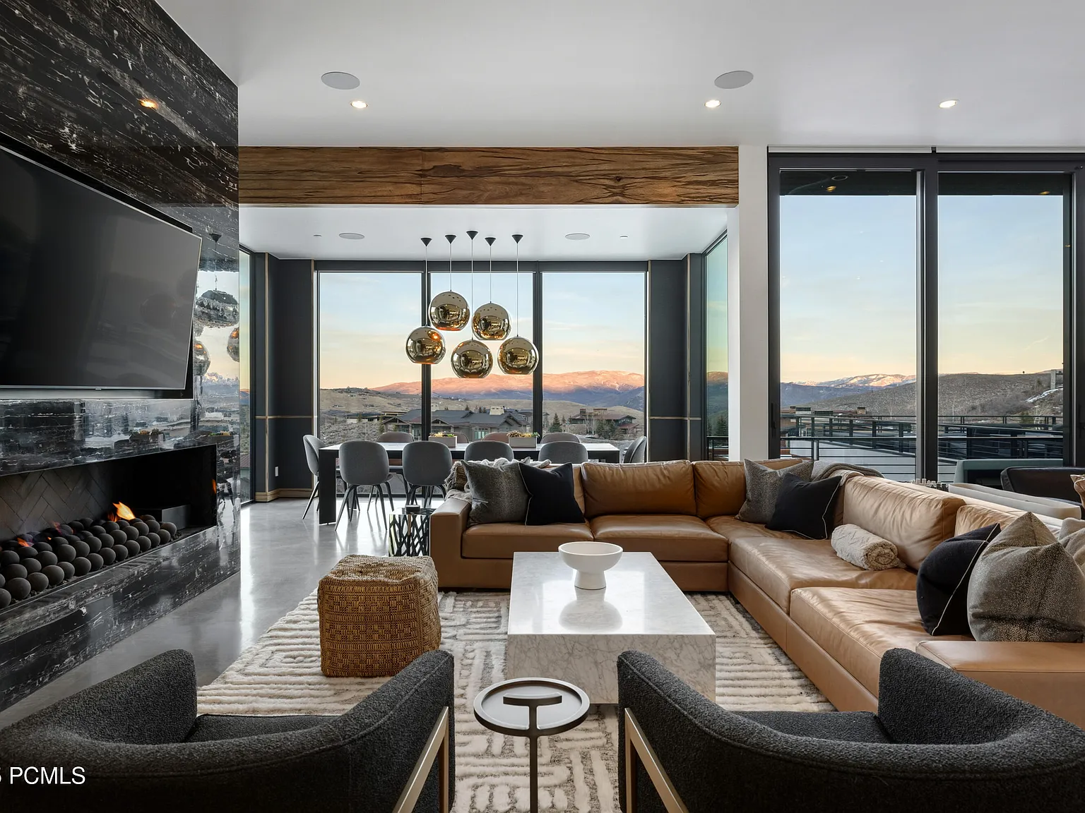6 bed, 7.0 bath, 8915 sqft, $85,000 — Photo 3