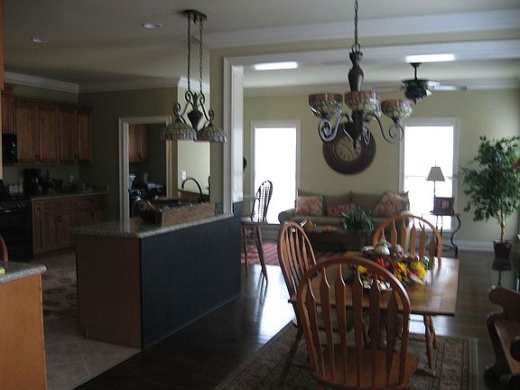 Kitchen w/Hearth Room