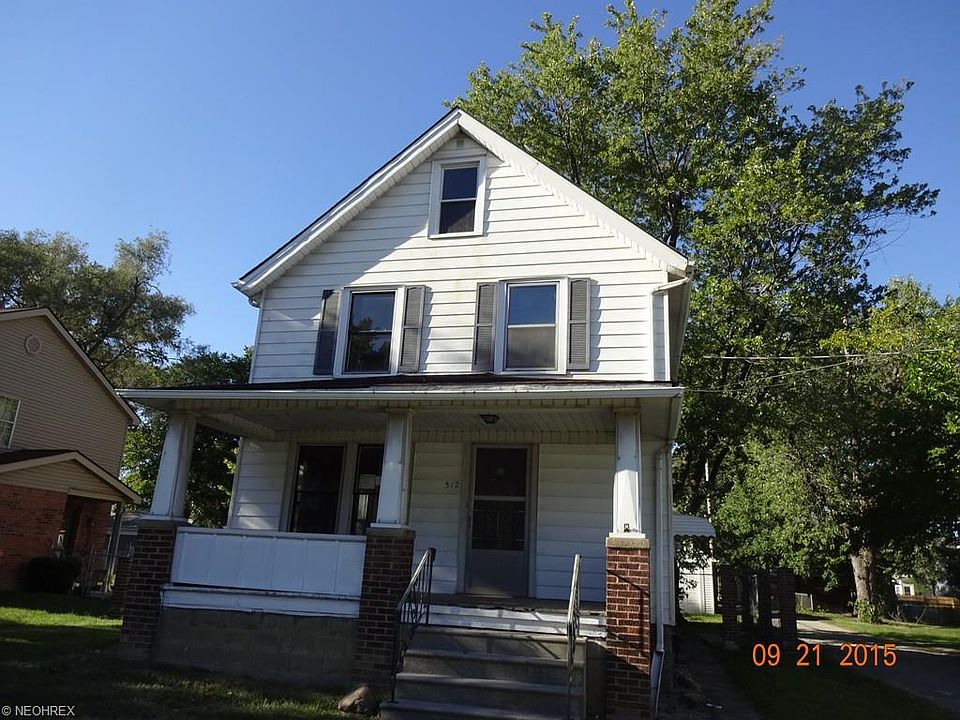 1st image of 312 W 28th St