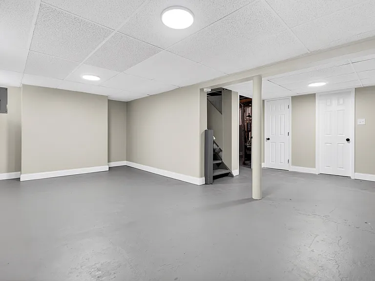 21007 Gardenview Dr — Photo 23