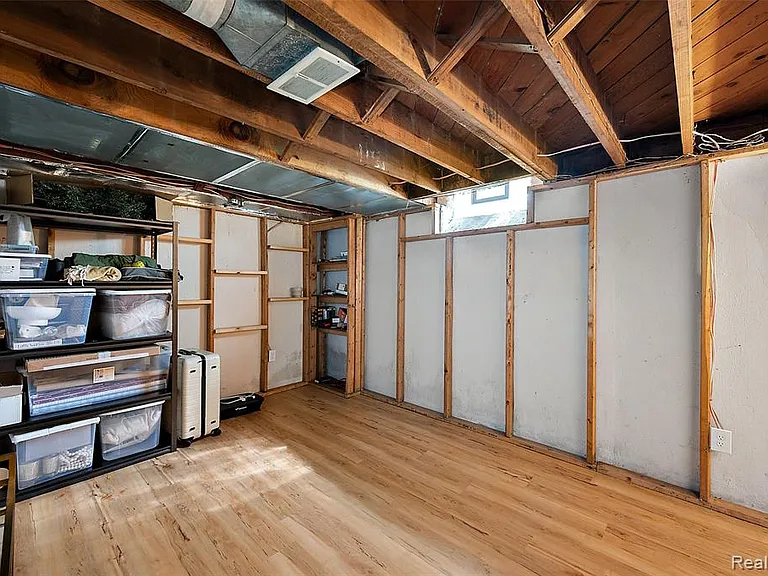 1065 Wimbleton Dr — Photo 24