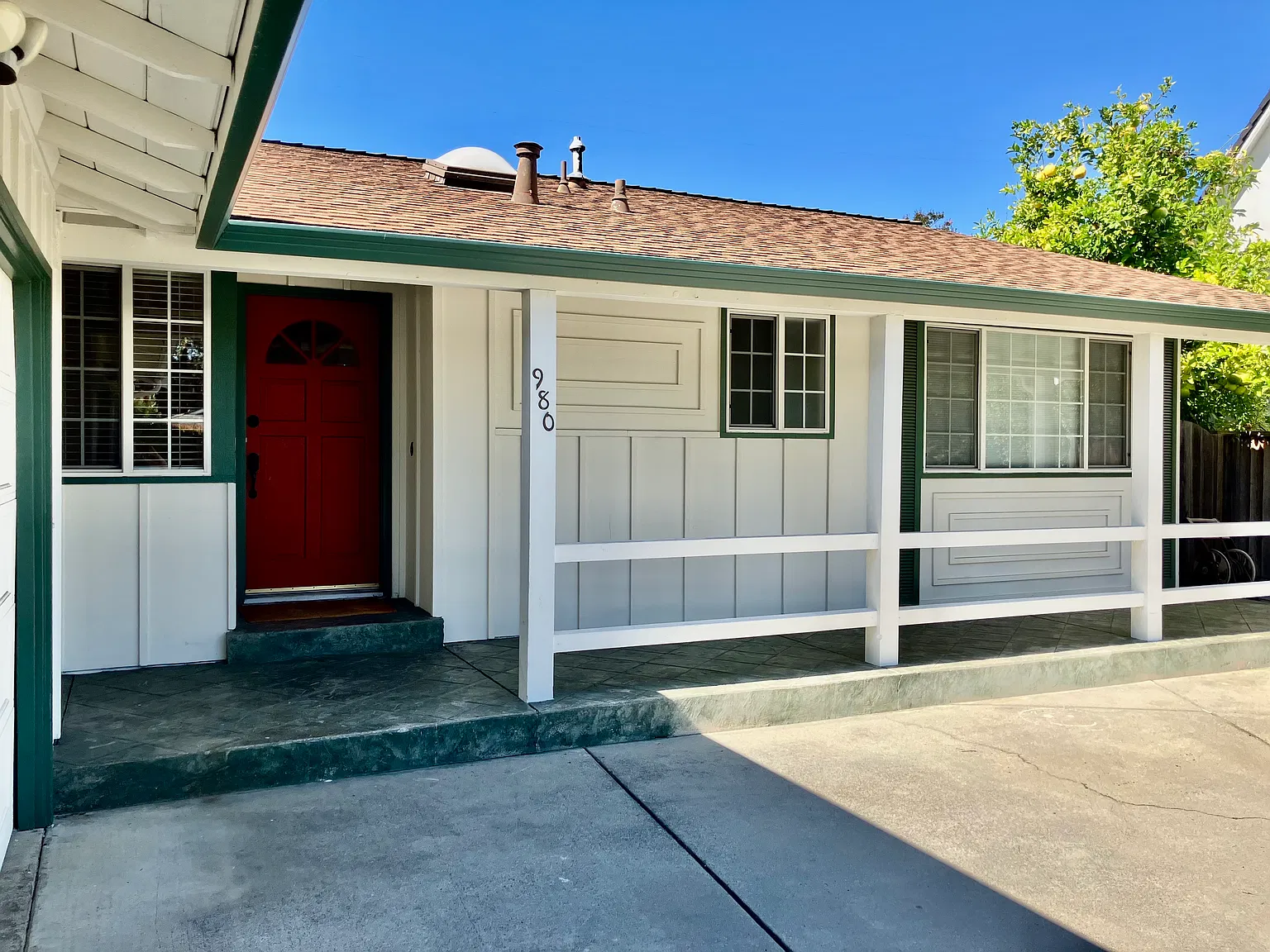3 bed, 1724 sqft, $5,700 — Photo 2