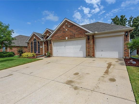 3rd image of 6416 Pine Hills Ln