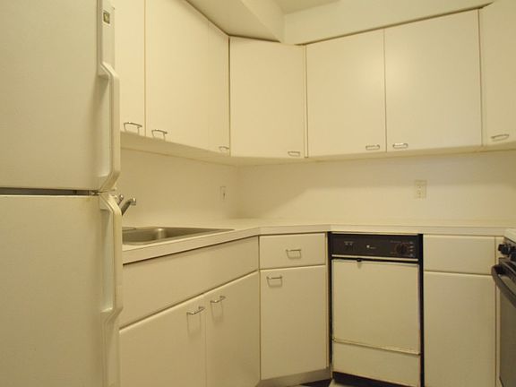 The Churchill - Kitchen - wpc-01c