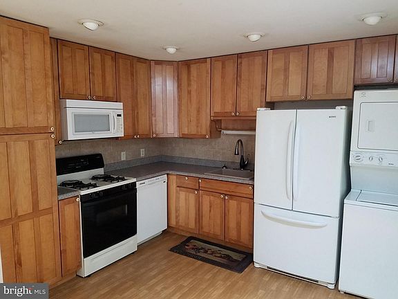 5th image of 829 Ivydale Ave
