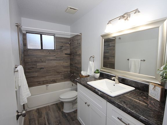 3rd image of 4519 E Contessa St #2
