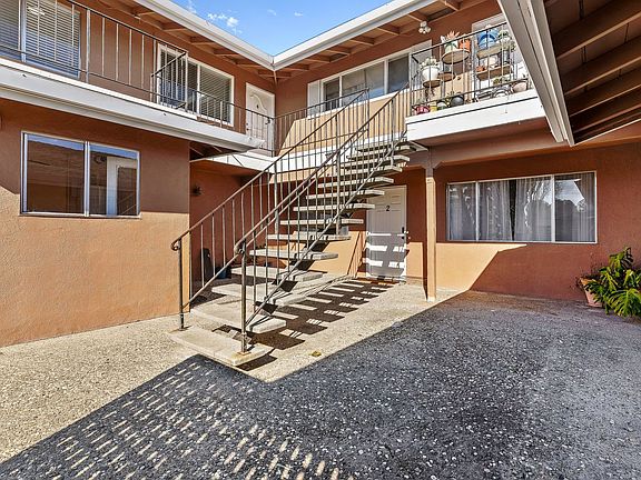 4th image of 1785 Halterman Ave #4